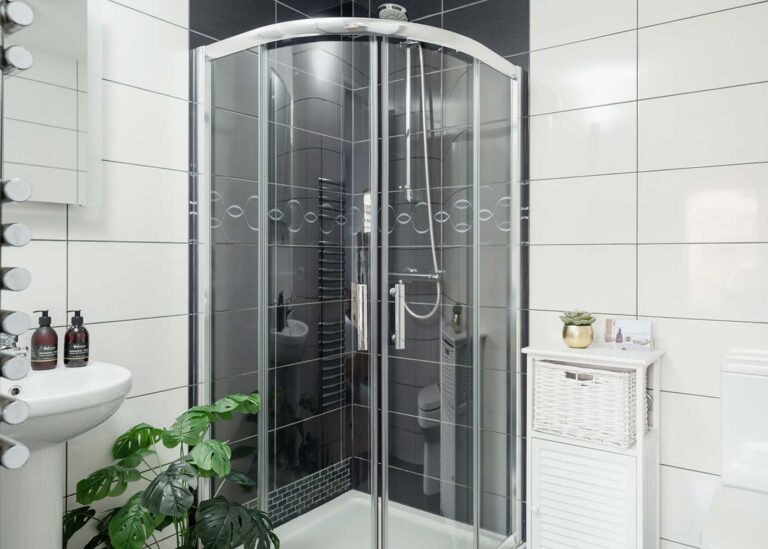 Ensuite-2-Tawny-Lodge-Aviemore
