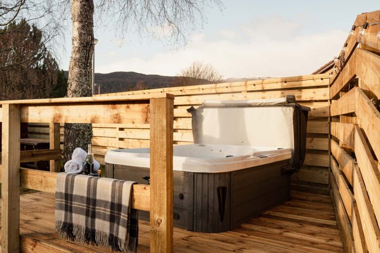 Hot-Tub-2-Tawny-Lodge-Aviemore