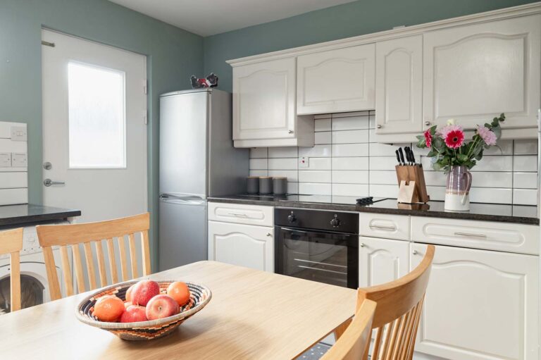 Kitchen-1-Tawny-Lodge-Aviemore