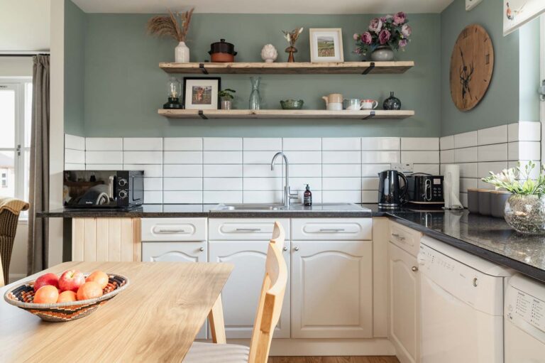 Kitchen-2-Tawny-Lodge-Aviemore