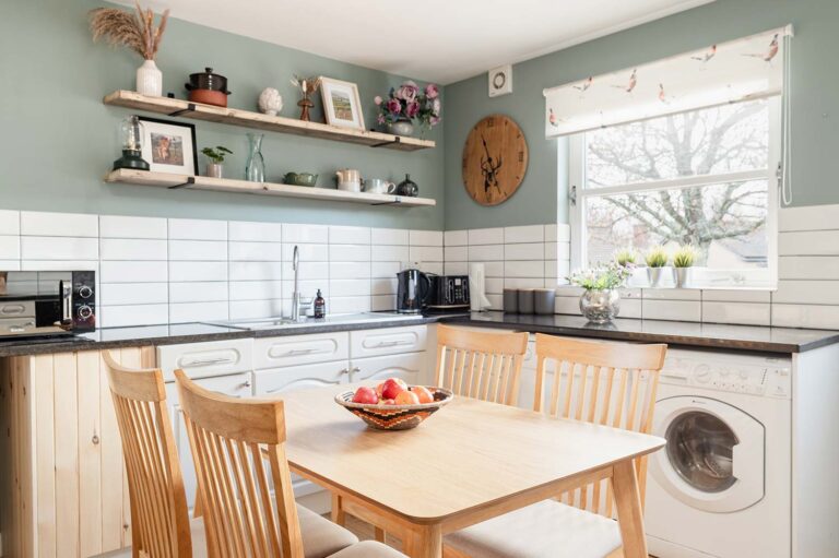 Kitchen-3-Tawny-Lodge-Aviemore